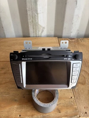 2010 - 2013 Hyundai Tucson OEM AM FM Radio Navigation Stereo XM MP3 CD Player - Image 1 of 4