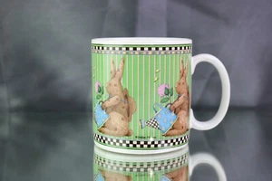 Debbie Mumm Frühling liegt in der Luft Osterhase Kaffeebecher grün Sakura - Bild 1 von 5