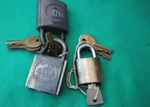 Lot of 3 LOCKWOOD padlocks, made in Australia - Picture 1 of 4