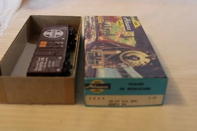 HO Scale Athearn 40' Box Car, ATSF Santa Fe, Brown, #21889 Built - Image 1 of 3