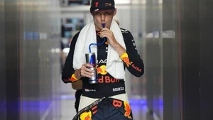 RED BULL RACING PILOT EDITION BOTTLE - Picture 1 of 10