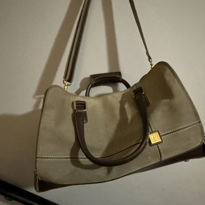 "Bolso de mano vintage Diane Von Furstenberg cremalleras fin de semana 18x11"" gamuza verde oliva" Foto 1 de 4