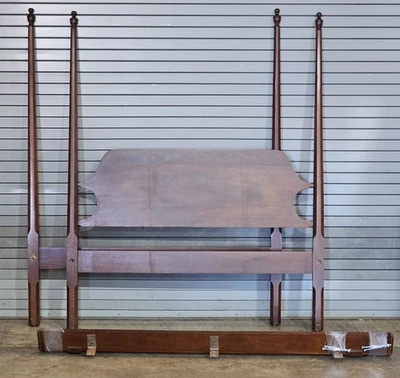 Craftique Mahogany Queen Size Pencil Post Carved Bed Made in North Carolina - Image 1 of 4