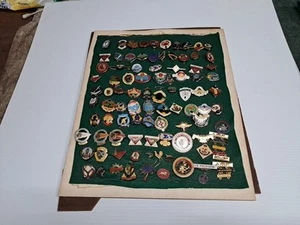 VINTAGE BOWLING CLUB BADGES, PINS SOUVENIRS X 90 - Picture 1 of 24