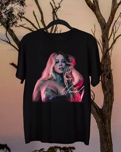 Camiseta Mariah Carey Feliz Navidad Estilo Firma Vacaciones Unisex S-5XL - Imagen 1 de 3