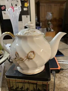 Porcelain 3C Teapot Music Box Unknown Song Hand Painted Floral Gold Trim Vtg - Picture 1 of 9