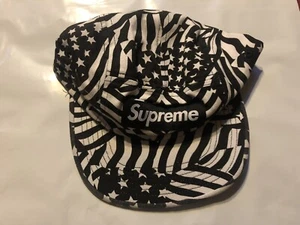 Cappellino Supreme Washed Chino Twill Camp Bandiere Nere SS20 NUOVO SPEDISCO SUBITO ✅ - Foto 1 di 2