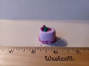 Dollhouse Miniature Pink/Maroon Cake 1:12 Scale - Picture 1 of 2