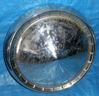 RF984 1950's 1960's Pontiac Hubcap Dog Dish - Image 1 of 2