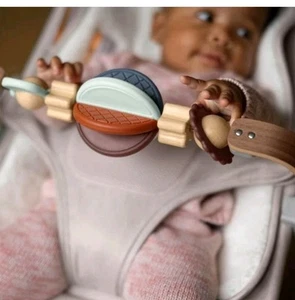Uppababy Mira Wonder Rueda Juguete Barra/Fácil de Adjuntar a la Gorila del Bebé Sensorial Nuevo - Imagen 1 de 4