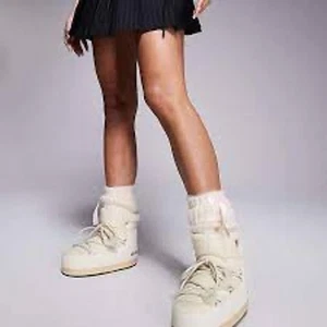 MOON BOOT ICON LOW CREAM NYLON BOOTS SZ: EU42/44-US10-11.5(W) Ret$314 *TRENDING* - Picture 1 of 8