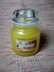 Yankee Candle, Country Linen Housewarmer Candle 14,5 Oz. - Bild 1 von 4