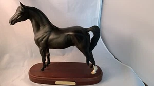 ROYAL DOULTON MORGAN PFERD AUF EINEM HOLZSOCKEL VON GRAHAM-ZUNGE - Bild 1 von 1
