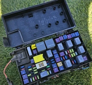 2012 DODGE DURANGO Jeep Grand TIPM TOTALLY POWER INTEGRATED FUSE BOX 68089321AD - Picture 1 of 5