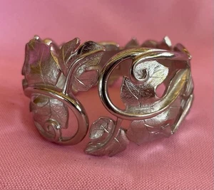 Vintage Trifari Kunio Matsumoto gebürstetes Silber aufklappbarer Armreif Clamper Armband Blätter - Bild 1 von 16