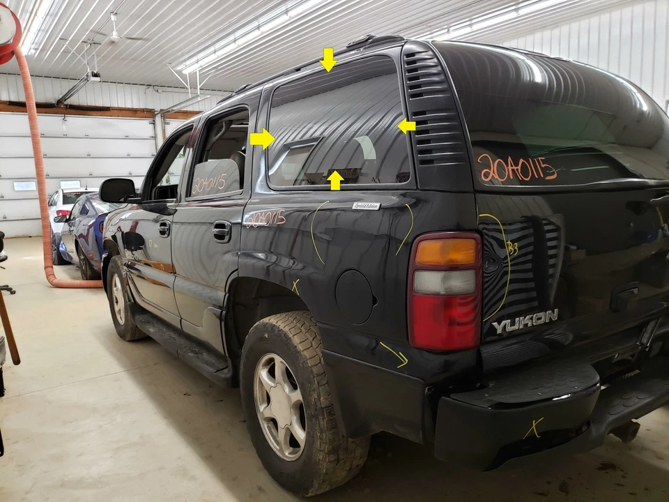 2002 GMC YUKON DRIVER PRIVACIDADE ESQUERDA TONALIDADE QUARTO JANELA DE VIDRO SOMENTE - Imagem 1 de 1