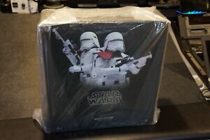 Hot Toys Star Wars First Order Snowtroopers 1/6 figures set New Demo