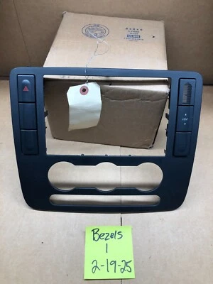 Ford Freestar 2004-2007 OEM radio/clima tablero embellecedor bisel envolvente ventilación peligrosa Foto 1 de 4