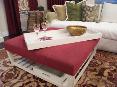 PRECIO REDUCIDO DE NUEVO!!  Mesa de centro Bassett con ruedas Foto 1 de 4