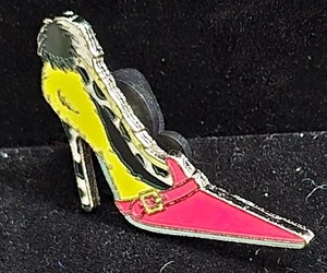 Disney Sammlerstück Bösewicht Schuhe Pin Set - Cruella De Vil - #6115 - 2013 - Bild 1 von 1