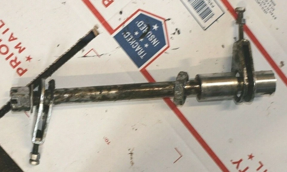 Suzuki 250 T20 X6 Hustler 1967 eje trasero OEM    Foto 1 de 1