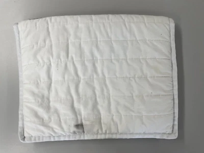Almohadilla de sillín Dover colcha cuadrada blanca Foto 1 de 4
