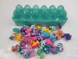 Hatchimals Colleggtibles Lot 36 Mini Figuren Spielzeug mit Tragetasche Konvolut - Bild 1 von 6