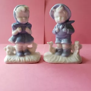 Vintage Enesco Blue/White Porcelain Girl & Boy by Fence Figurines 3.25" - Picture 1 of 8