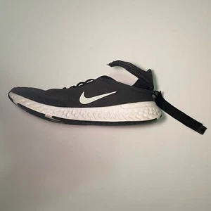 Nike Revolution 5 FlyEase Herren 9,5 Laufschuhe Sneaker Schwarz  - Bild 1 von 10