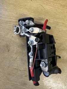 CAJA FUSIBLES TERMINAL POSITIVO BATERÍA AUDI A4 B8 KB8J4590 2007-2015 - Imagen 1 de 4