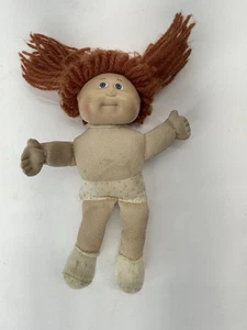 Muñeca Cabbage Patch Mini 5" pelo rojo vintage sin ropa LEER MÁS - Imagen 1 de 11