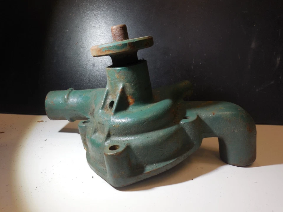 1948-52 Hudson Commodore, Super series 254 4.2L 8-Cyl new water pump 300226 - Image 1 of 4