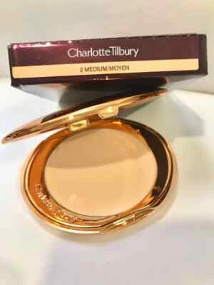 Polvo perfeccionador acabado impecable aerógrafo Charlotte Tilbury - mediano 2, 0,28 oz Foto 1 de 4