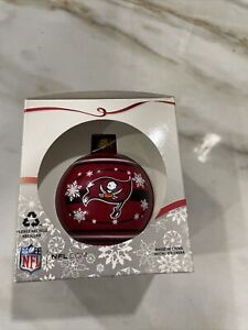 NFL TAMPA BAY BUCCANEERS GLASS Ball ORNAMENT. Forever Collectibles