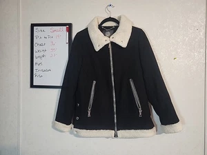 Vince Camuto Coat sz Small White Sherpa Trim Black Side Snaps - Picture 1 of 11