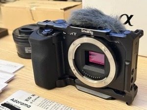 Sony Alpha ZV-E10 Youtube Vlog Camera + 16-50mm Zoom kit lens + Accessories - Picture 1 of 19