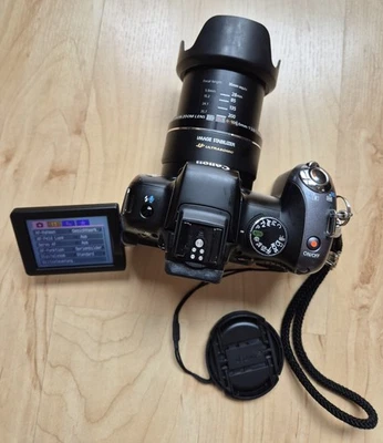 Canon PowerShot SX10 IS 10.0MP Digitalkamera mit Zubehörpaket Tasche - Bild 1 von 4