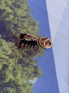 Pin's Pins Pin Enamel 61 Société PÉTROLIÈRE Italienne LOGO"AGIP / ENI"  - Picture 1 of 2