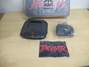 Atari Jaguar Konsole mit Repro Verpackung neuem original Controller TOP - Picture 1 of 18