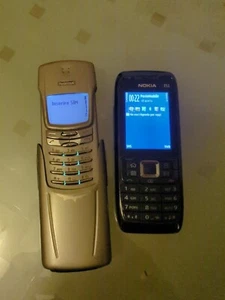 Nokia 8910 Titanio + Nokia E51 Nero - Foto 1 di 17