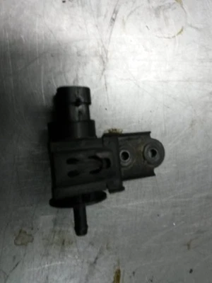 Válvula de purga EVAP para Hyundai Genesis Coupé 2.0 10-12 Foto 1 de 4