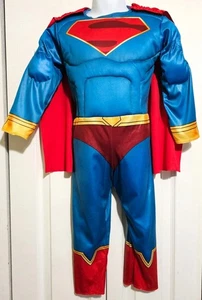 Superman Kleinkind Muskel Kostüm 4T Justice League of Super Pets Cape Halloween - Bild 1 von 10