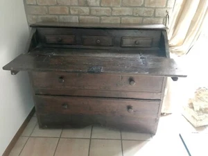 Comò scrivania con due cassetti grandi e tre cassettini e il piano ribaltabile - Foto 1 di 2