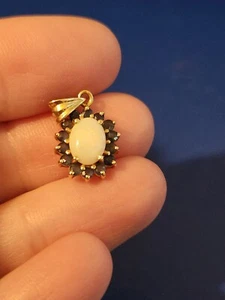14K Gelbgold Opal und Saphir Charm/Anhänger 1,3g - Bild 1 von 5