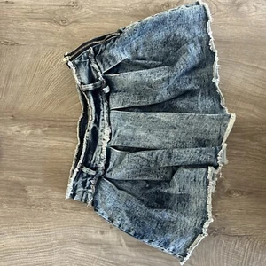 Tractr girls distressed cutoff jean denim skirt/skort Worn Once Nordstrom S10 - Picture 1 of 3