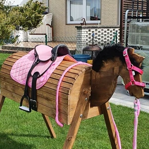 Holzpferd Voltigierpferd Holzpony Pferd Pony schwarze Mähne rosa Sattel gestrich - Bild 1 von 6