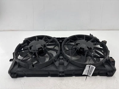Conjunto de ventilador de refrigeração para radiador Chevrolet Tahoe 2007-2012 fabricante de equipamento original - Imagem 1 de 4