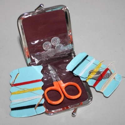 Nähetui Nähset für Reise oder Tasche kleine Ausstattung & Schere - Bild 1 von 4