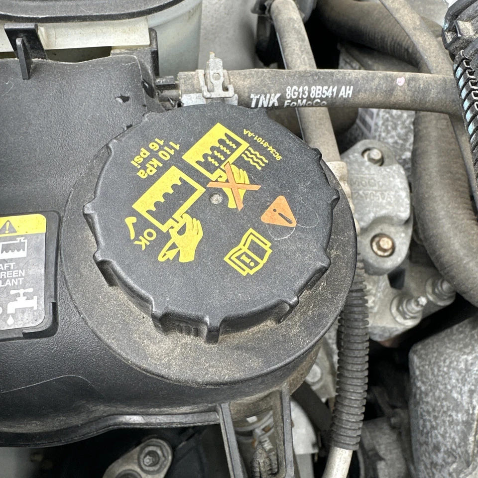 Lincoln MKS 2009-2012 tanque de desbordamiento de radiador tapa de depósito de refrigerante Foto 1 de 1