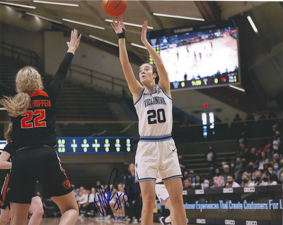 MADDY SIEGRIST Signed 8 x 10 Photo WNBA Basketball DALLAS WINGS Villanova - Image 1 of 1